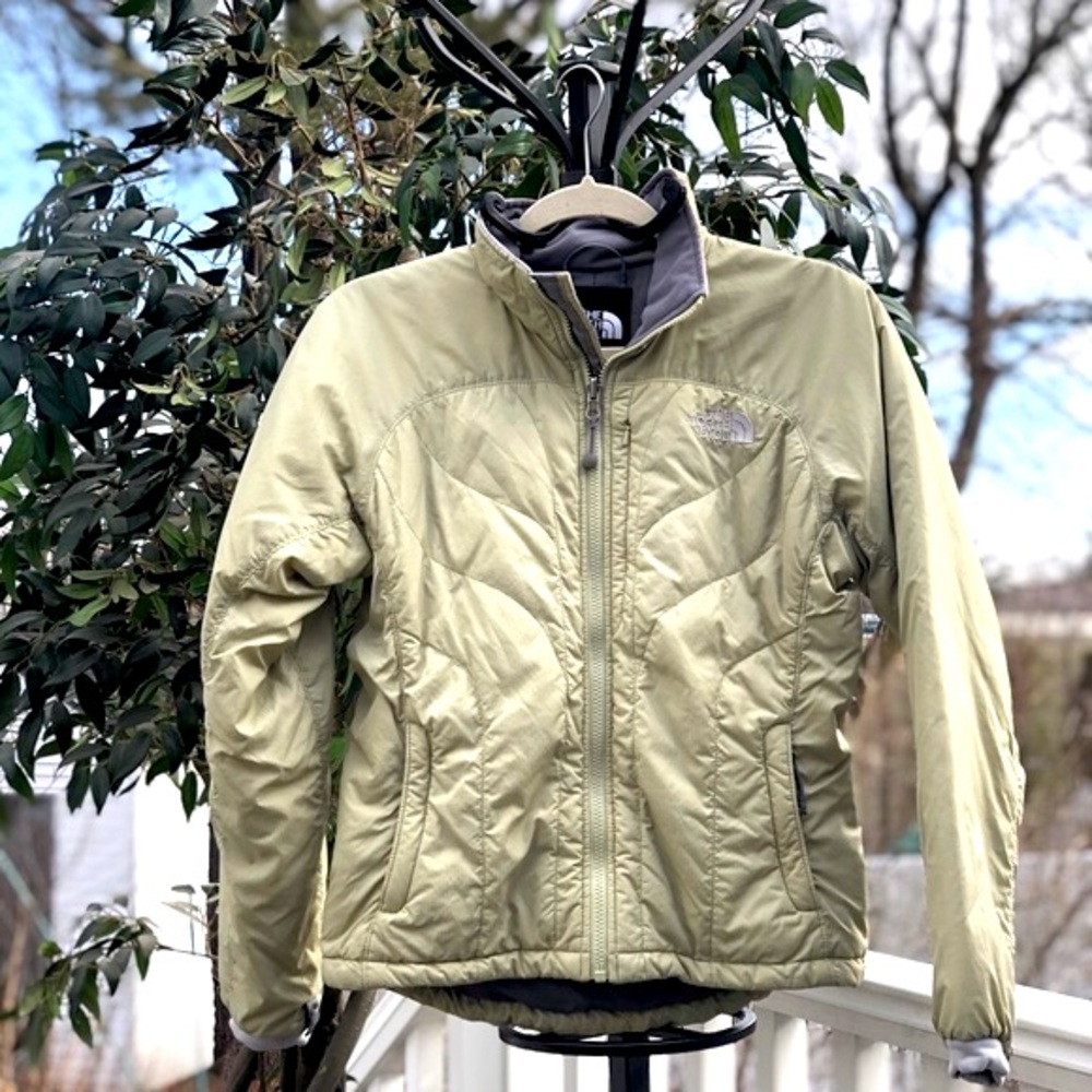 North Face Light Puffer Jacket - Picture 11 of 12